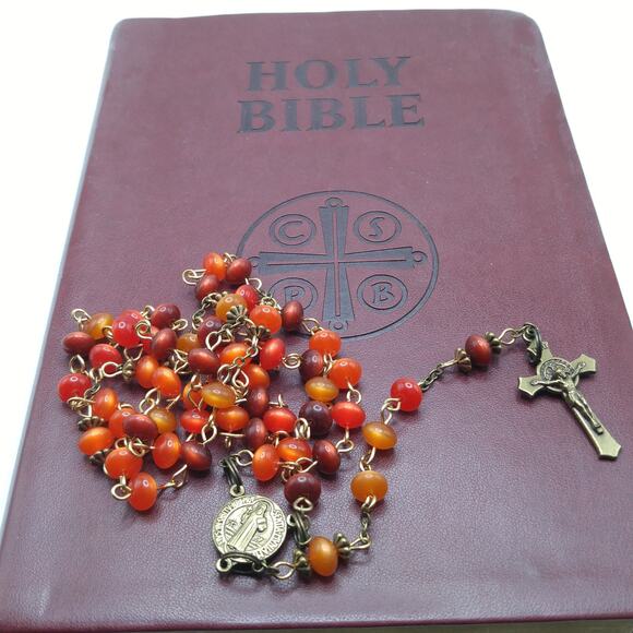 St Benedict Handmade 5 Decade Rosary, Brass Wire, Lucite Vintage Beads - Picture 2 of 10